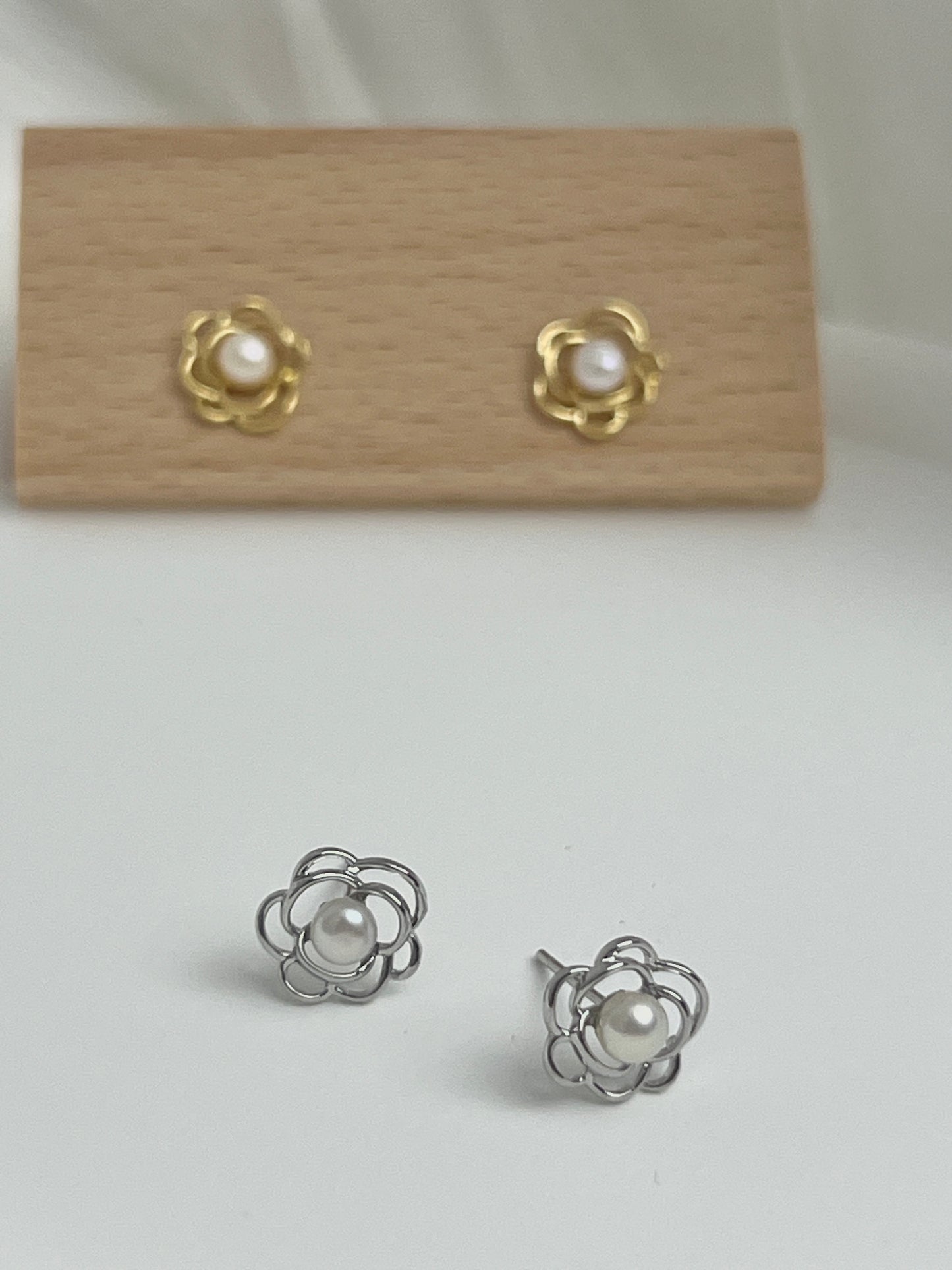 The Camelia Studs